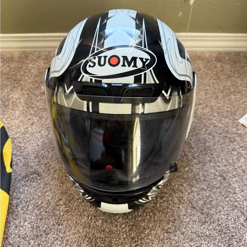 Suomy Black and White Motorcycle Helmet DOT certified with original bag